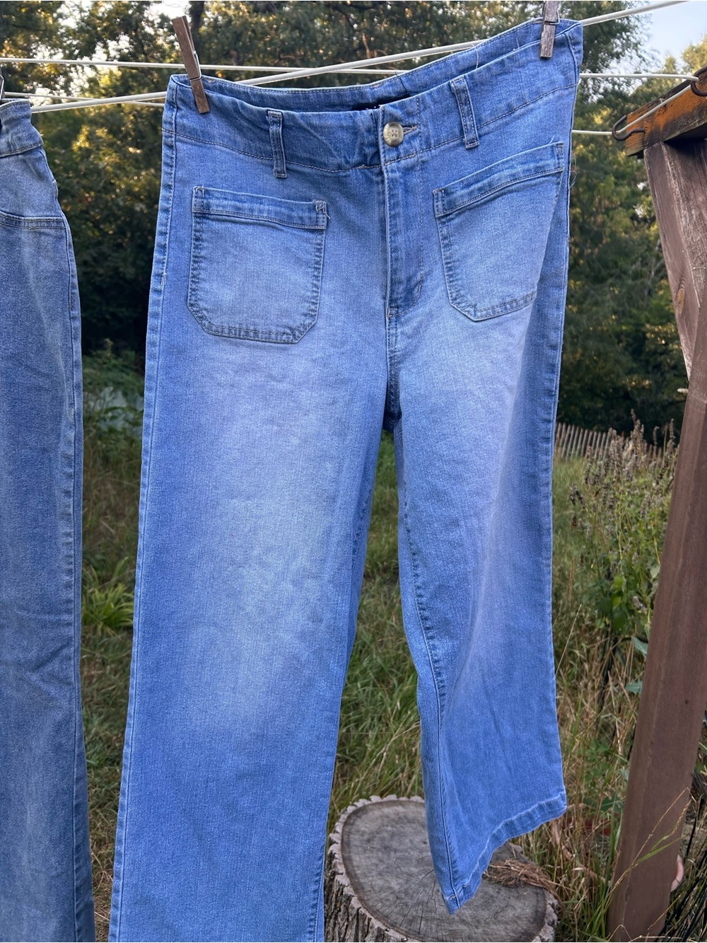 d. jeans Straight Leg Women's Jeans in Light Blue